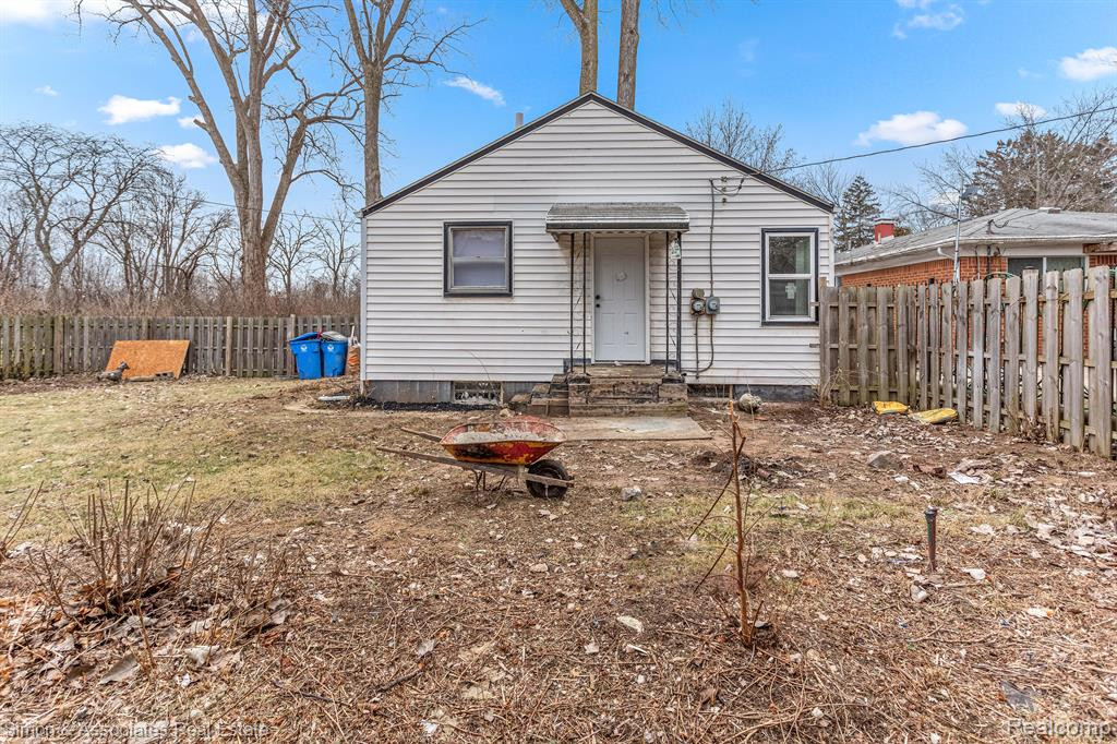 7512 HAZELTON Street, Dearborn Heights, MI 48127 — Photo 23