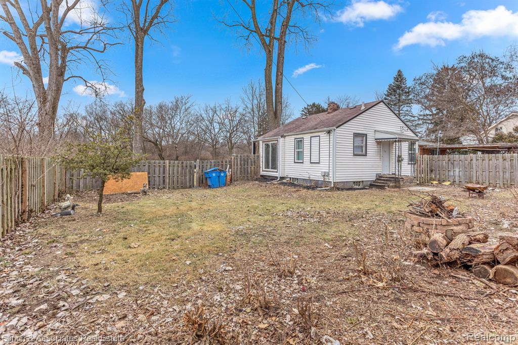 7512 HAZELTON Street, Dearborn Heights, MI 48127 — Photo 24