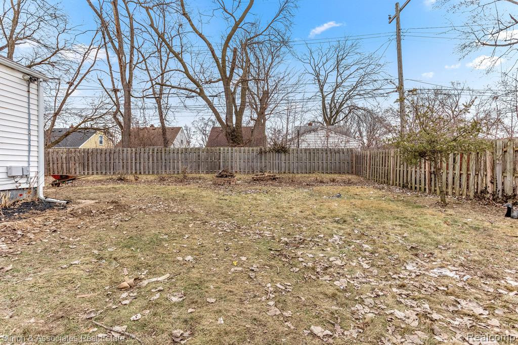 7512 HAZELTON Street, Dearborn Heights, MI 48127 — Photo 27