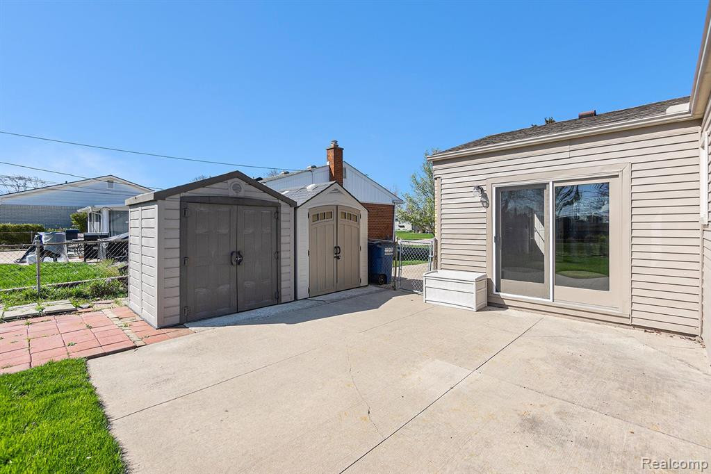 6338 GLASTONBURY Street, Westland, MI — Photo 4