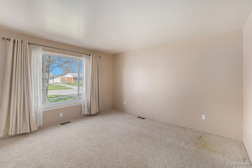 6338 GLASTONBURY Street, Westland, MI — Photo 11