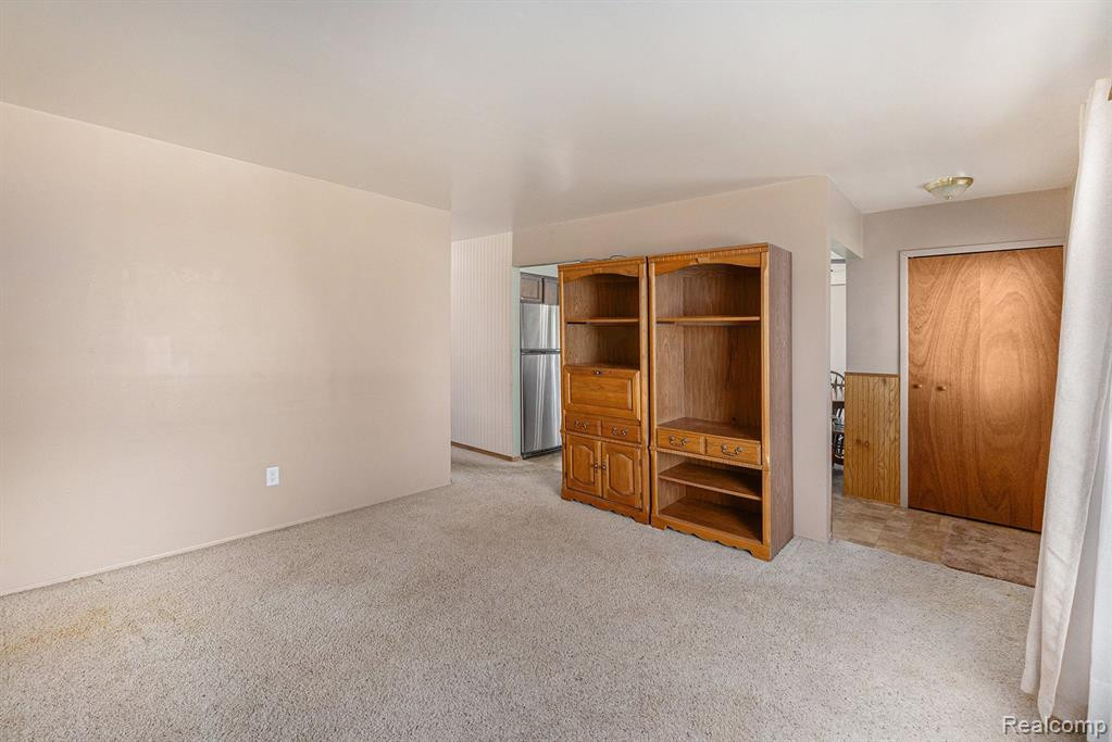 6338 GLASTONBURY Street, Westland, MI — Photo 12