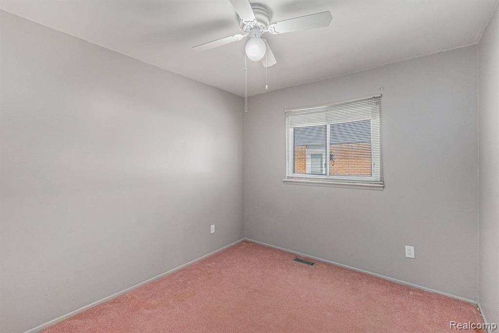 6338 GLASTONBURY Street, Westland, MI — Photo 14