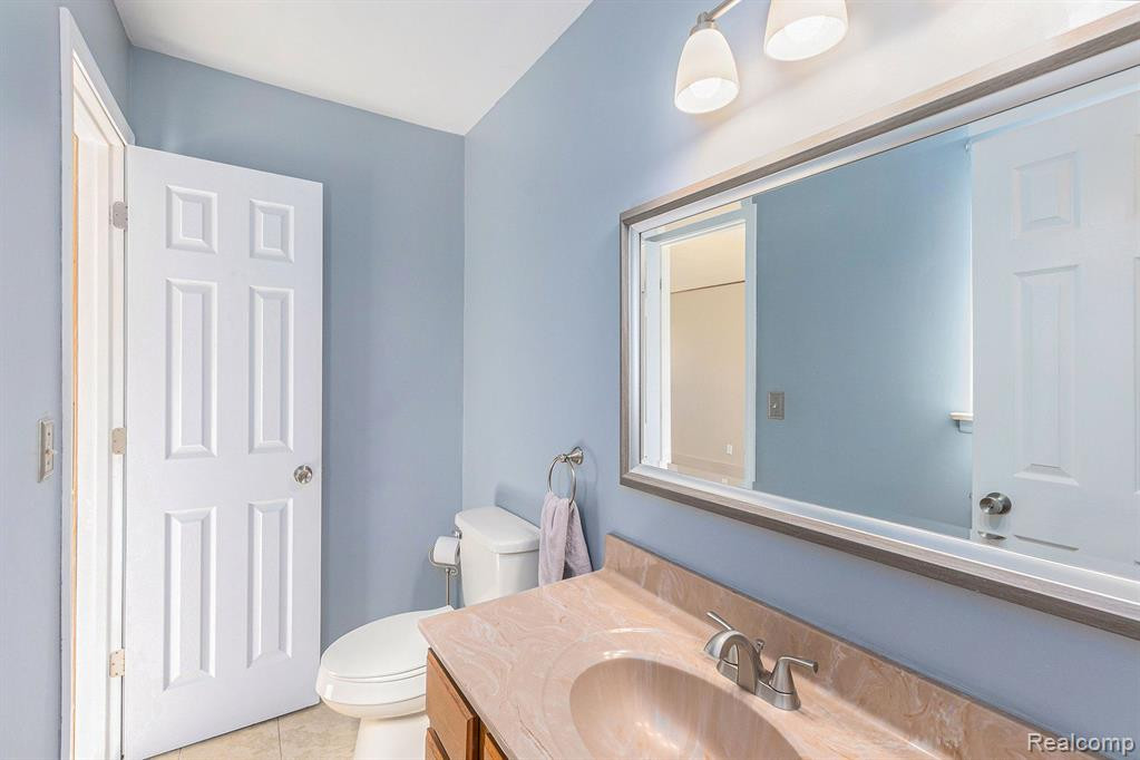 6338 GLASTONBURY Street, Westland, MI — Photo 18