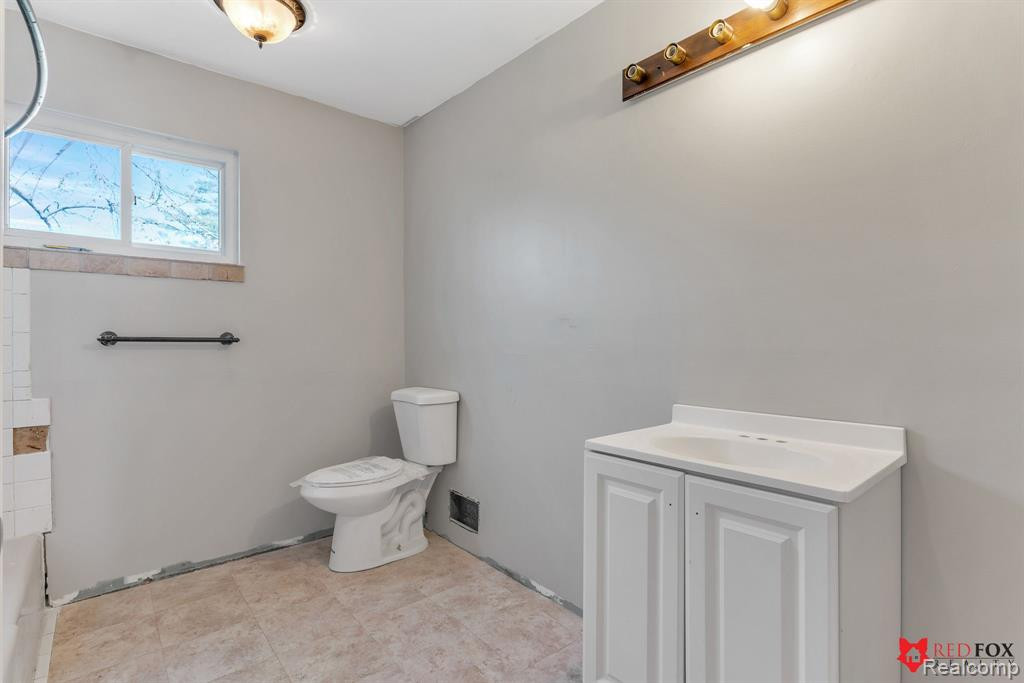 9062 VISTA DEL ARROYA Drive, Flushing, MI 48433 — Photo 11