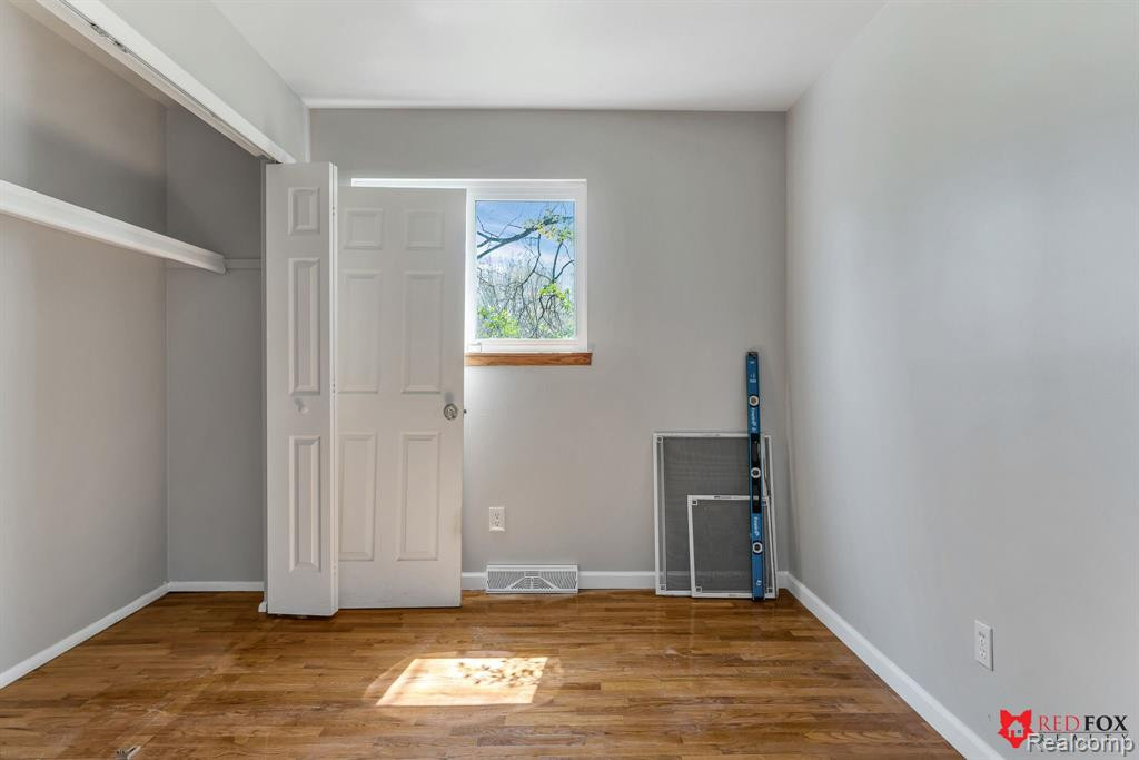 9062 VISTA DEL ARROYA Drive, Flushing, MI 48433 — Photo 12