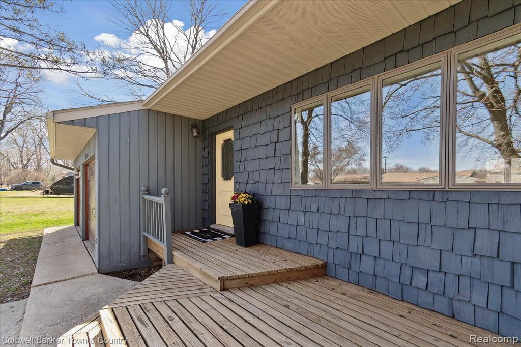 6525 LOMBARDY Drive, Chelsea, MI 48118 — Photo 5
