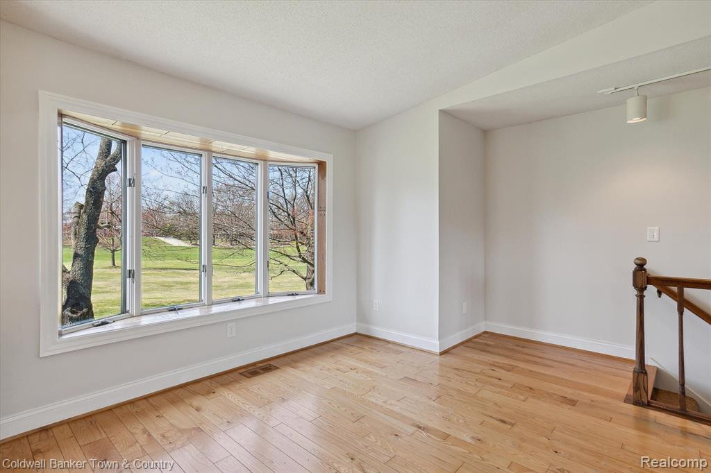 6525 LOMBARDY Drive, Chelsea, MI 48118 — Photo 17