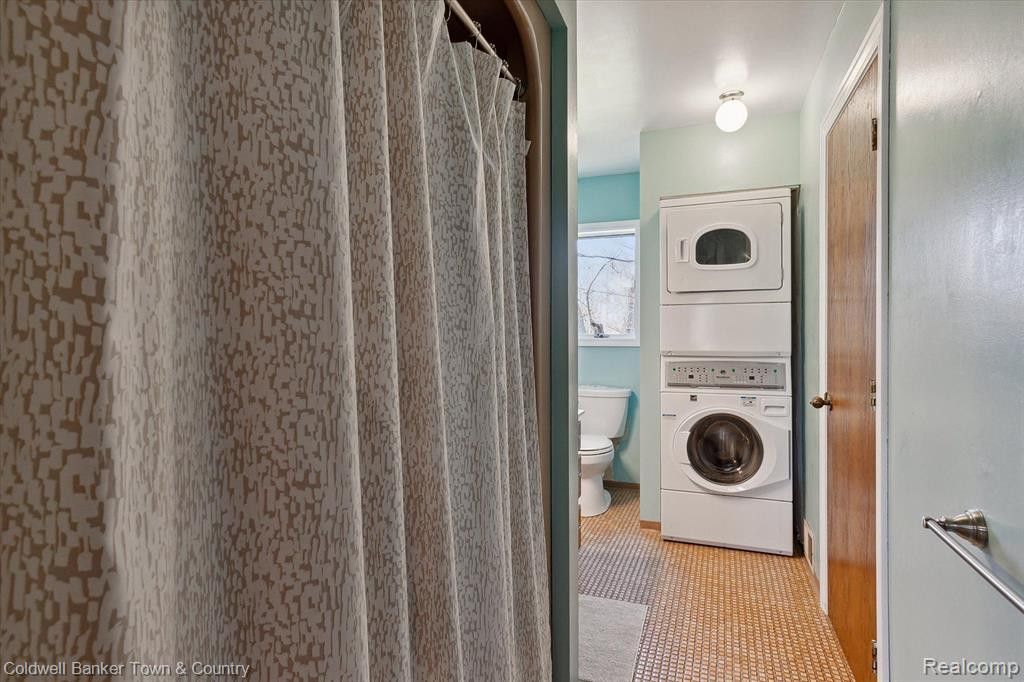 6525 LOMBARDY Drive, Chelsea, MI 48118 — Photo 34