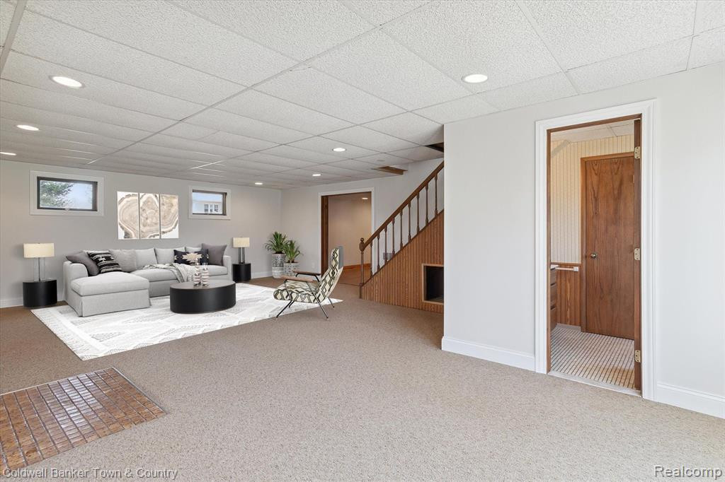 6525 LOMBARDY Drive, Chelsea, MI 48118 — Photo 37