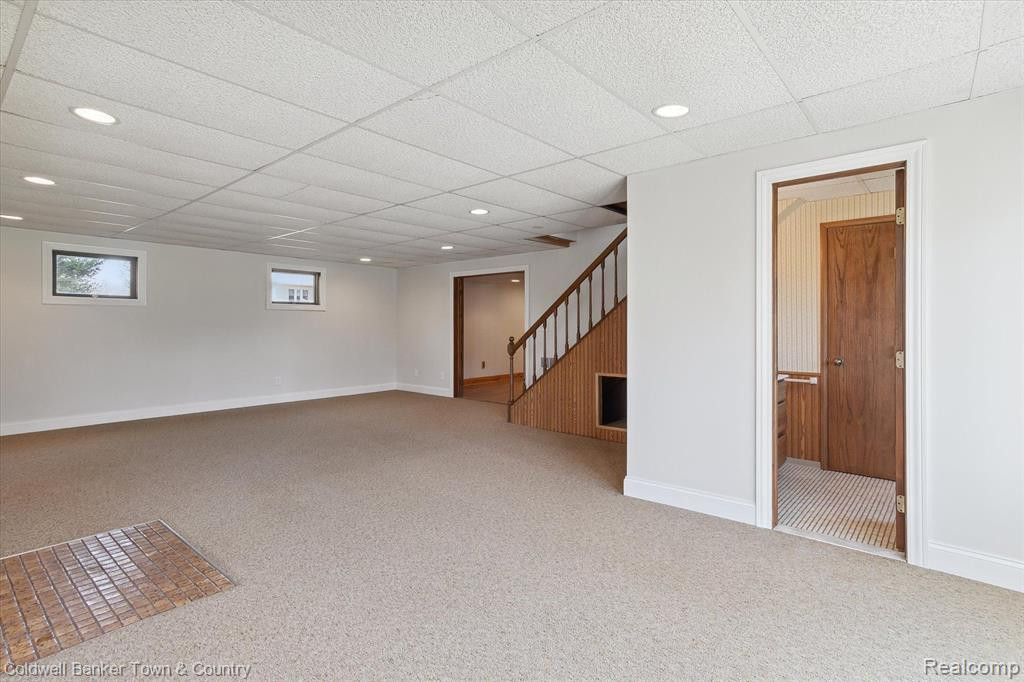 6525 LOMBARDY Drive, Chelsea, MI 48118 — Photo 38