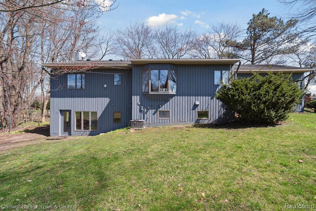 6525 LOMBARDY Drive, Chelsea, MI 48118 — Photo 45