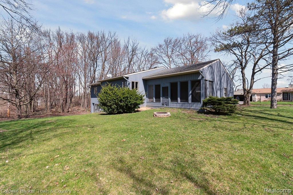 6525 LOMBARDY Drive, Chelsea, MI 48118 — Photo 47