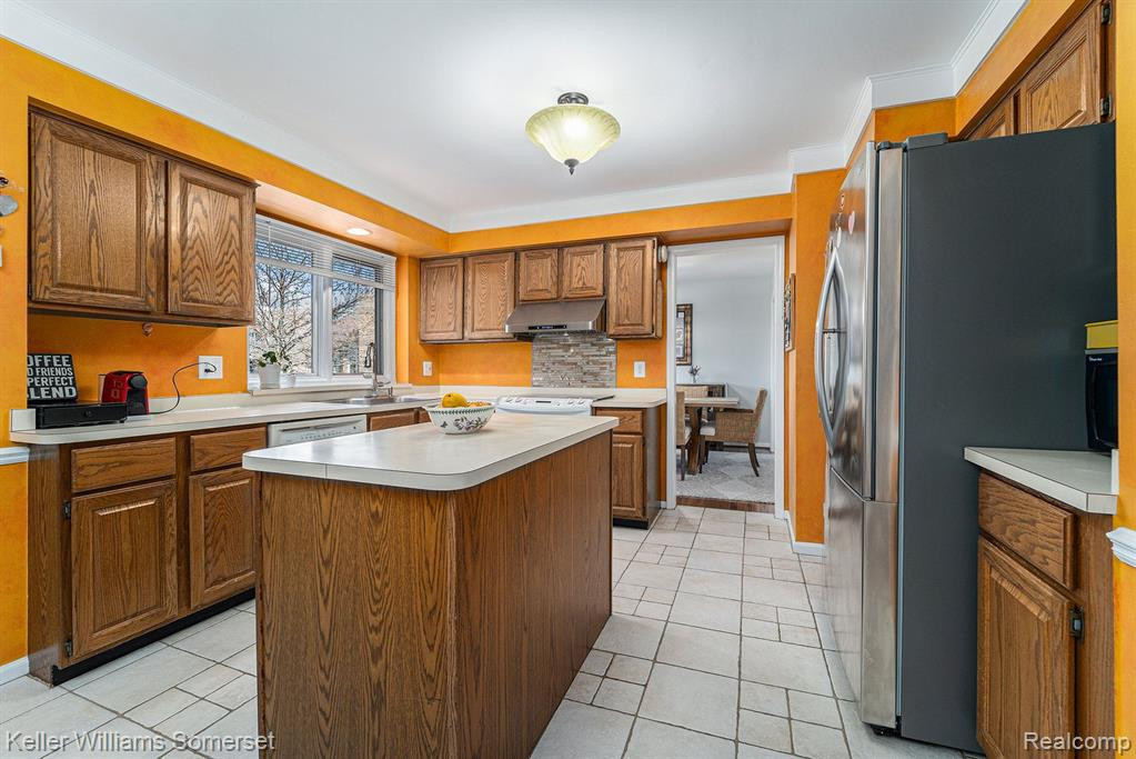 6644 HILL TOP Drive, Troy, MI 48098 — Photo 16