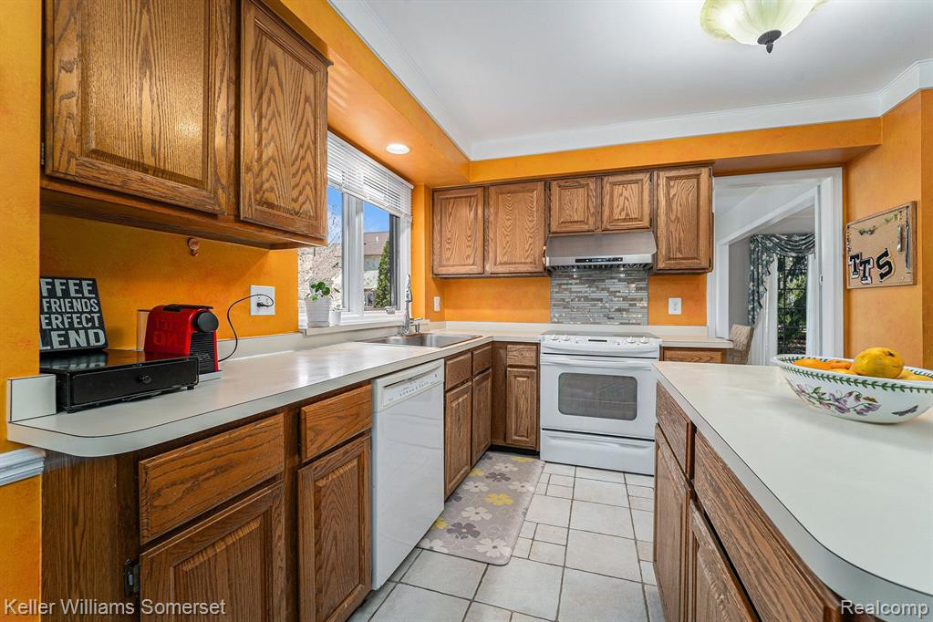 6644 HILL TOP Drive, Troy, MI 48098 — Photo 17