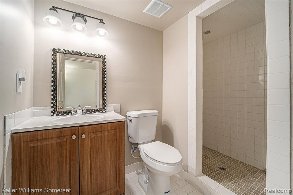 6644 HILL TOP Drive, Troy, MI 48098 — Photo 32
