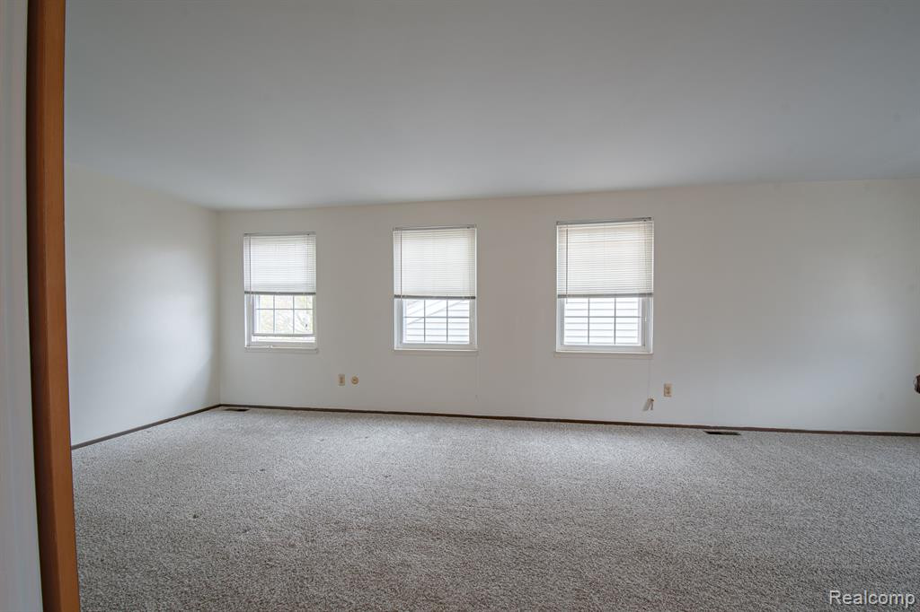 21280 E GLEN HAVEN Circle, Northville, MI 48167 — Photo 9