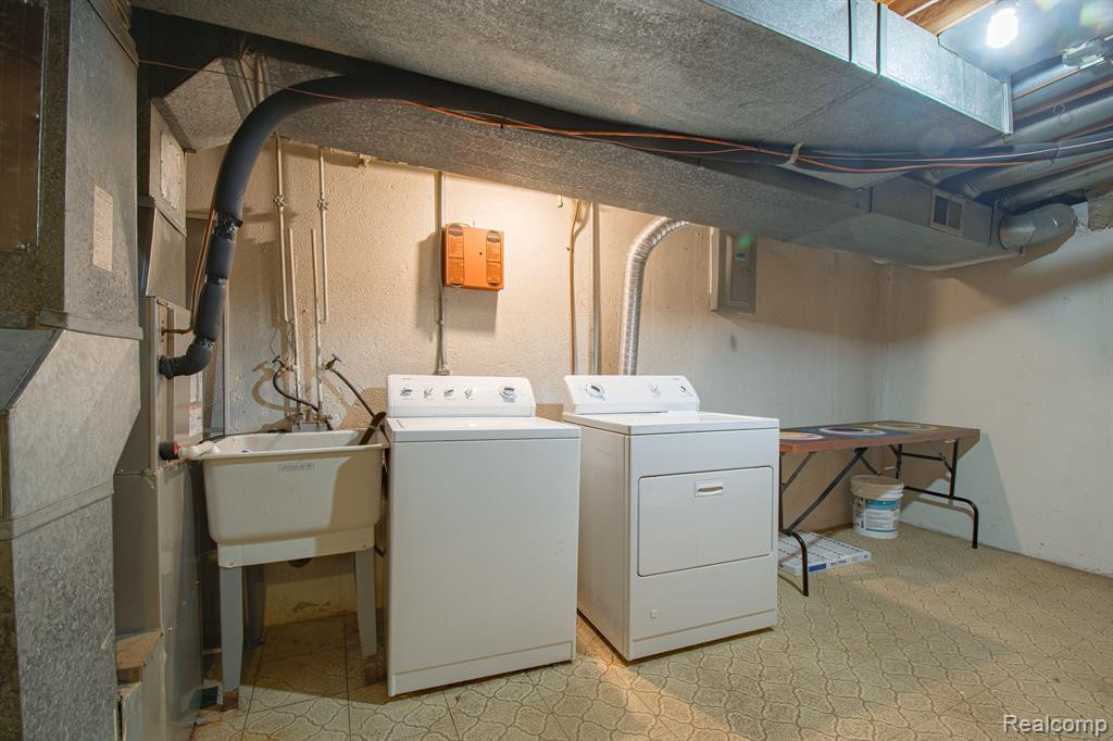 21280 E GLEN HAVEN Circle, Northville, MI 48167 — Photo 15