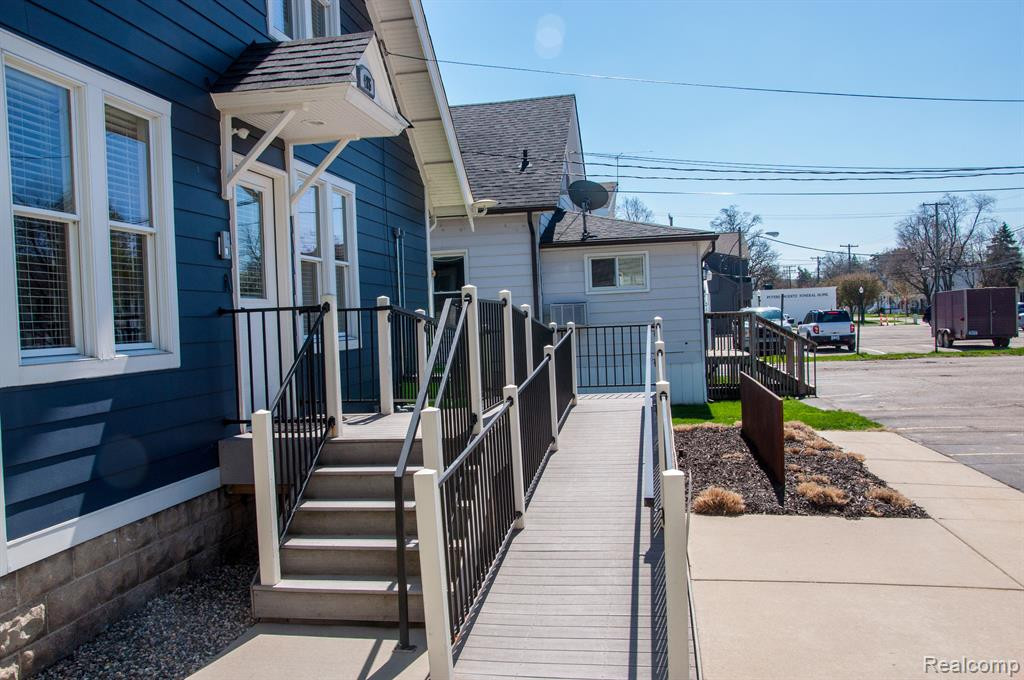 425 WALNUT Boulevard, Rochester, MI 48307 — Photo 18