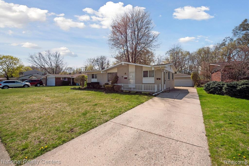 9367 BASSETT Street, Livonia, MI 48150 — Photo 3