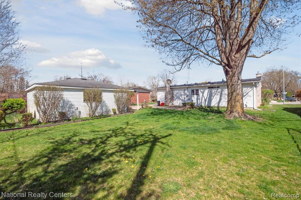 9367 BASSETT Street, Livonia, MI 48150 — Photo 39