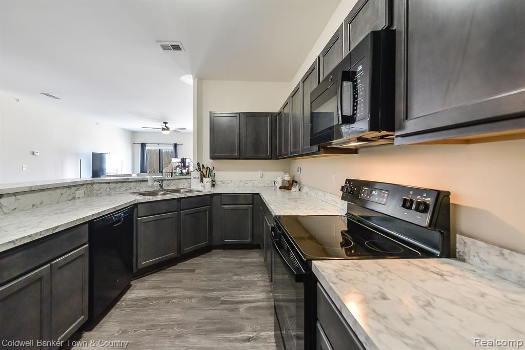 9940 RIDGE RUN Street, Howell, MI 48855 — Photo 9