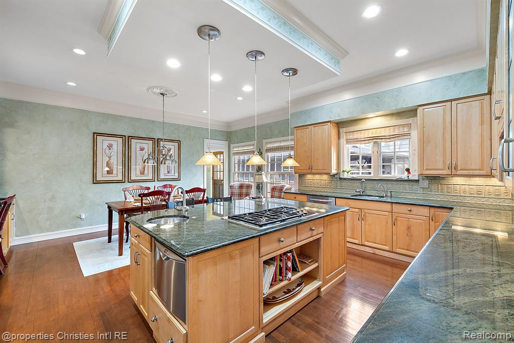727 HARMON Street, Birmingham, MI 48009 — Photo 17