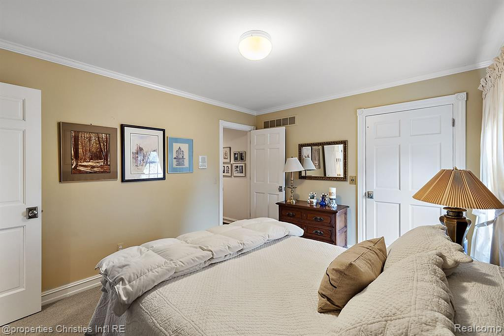 727 HARMON Street, Birmingham, MI 48009 — Photo 33