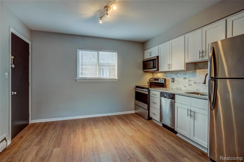 629 W Maple Road Unit#2, Clawson, MI — Photo 3