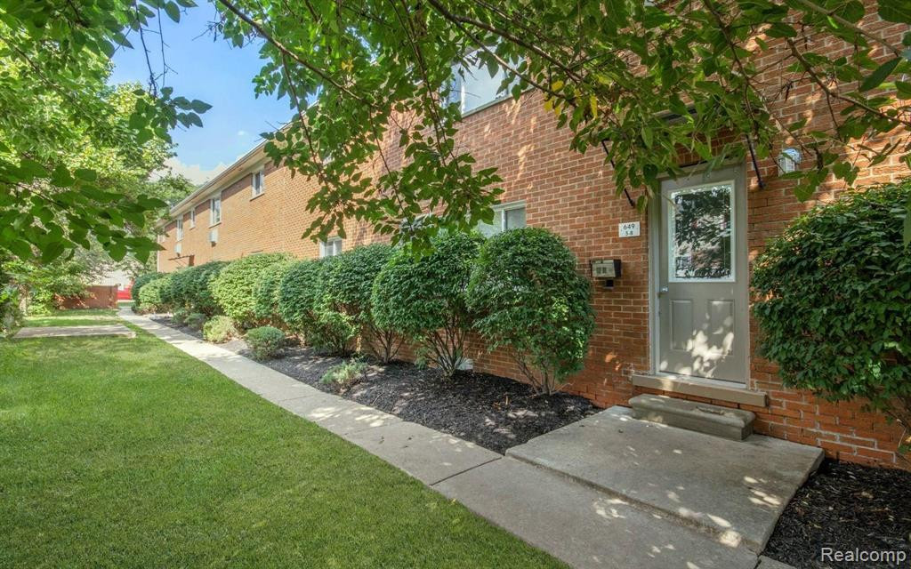 629 W Maple Road Unit#2, Clawson, MI — Photo 12