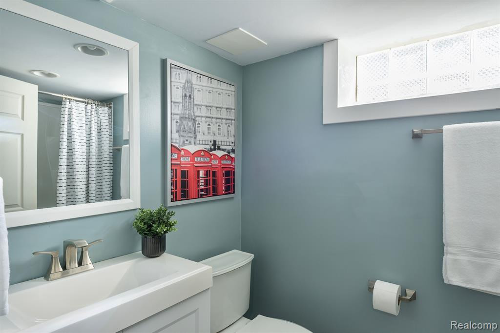 8628 Jewett Avenue, Warren, MI 48089 — Photo 16