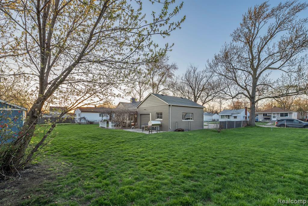 8628 Jewett Avenue, Warren, MI 48089 — Photo 24