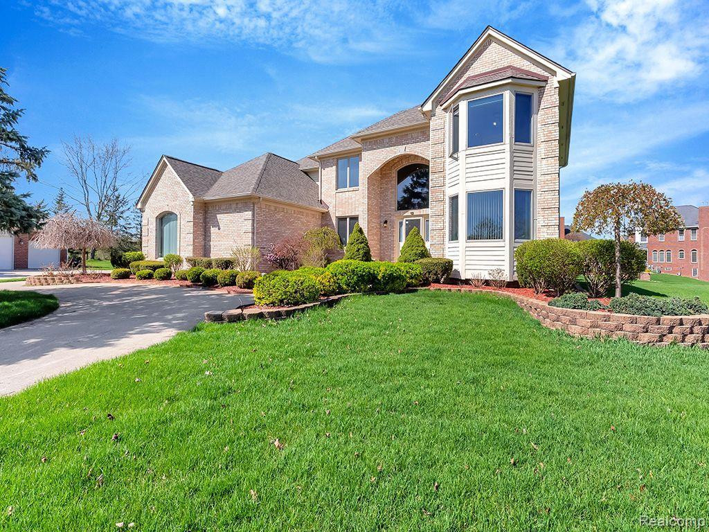 7492 OAKMONT, Canton, MI 48187 — front exterior