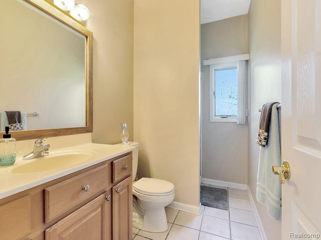 7492 OAKMONT, Canton, MI 48187 — Photo 33