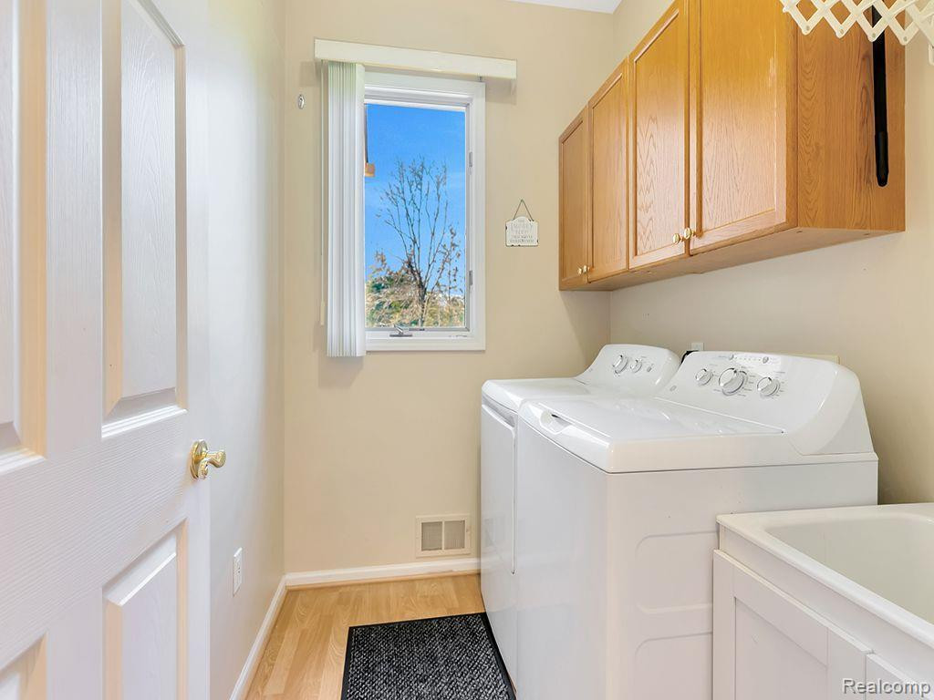 7492 OAKMONT, Canton, MI 48187 — Photo 38