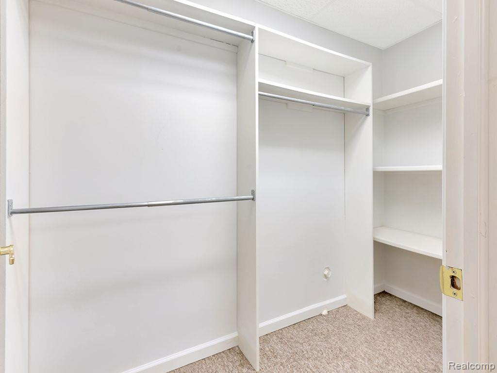 7492 OAKMONT, Canton, MI 48187 — Photo 44