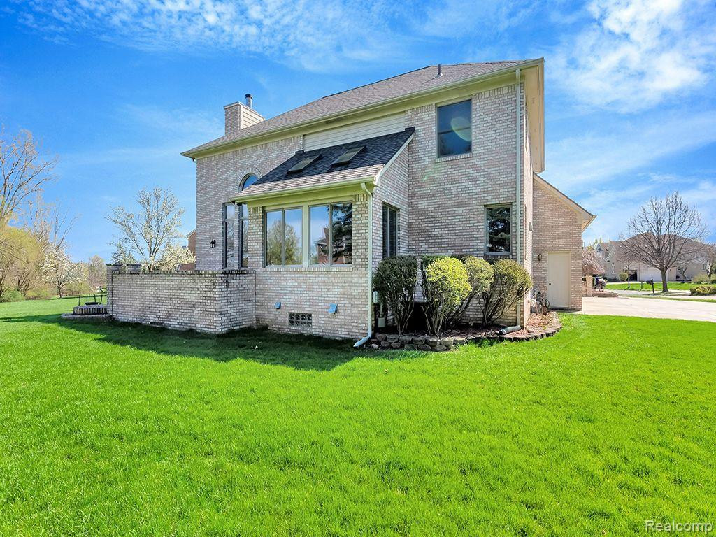 7492 OAKMONT, Canton, MI 48187 — Photo 48