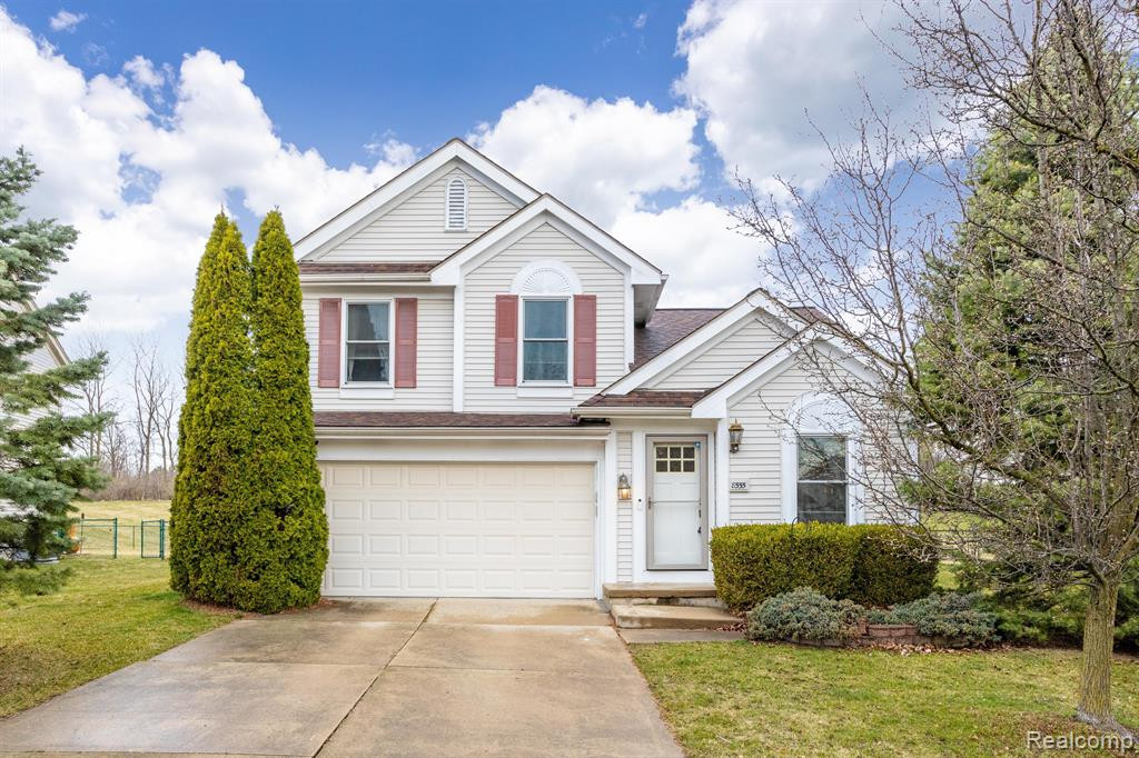 8555 BARRINGTON Drive, Ypsilanti, MI 48198 — front exterior