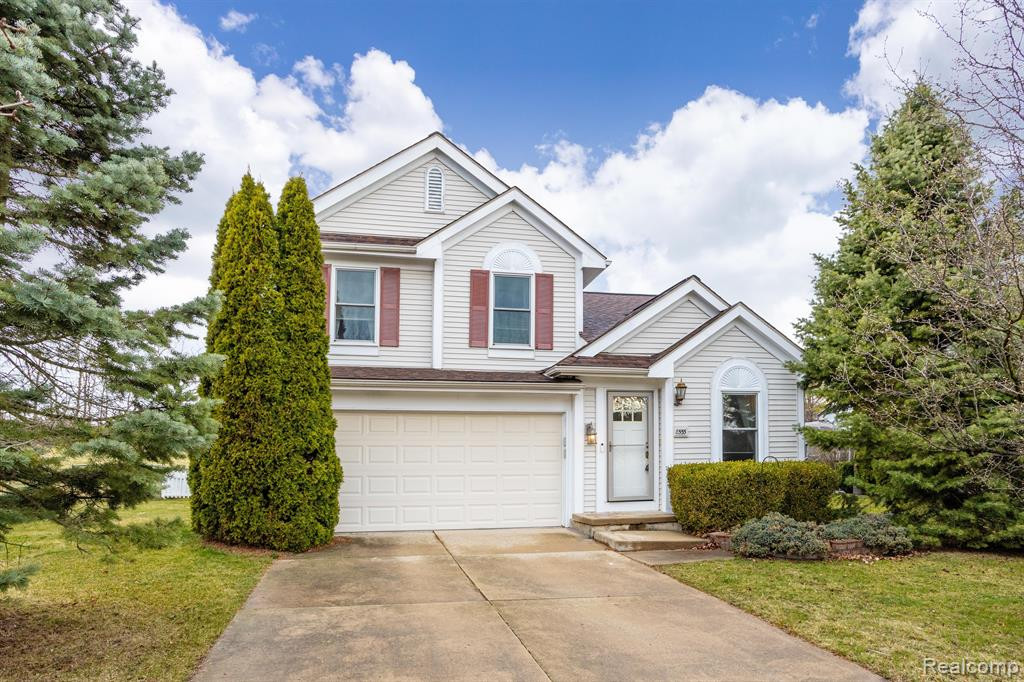 8555 BARRINGTON Drive, Ypsilanti, MI 48198 — Photo 2