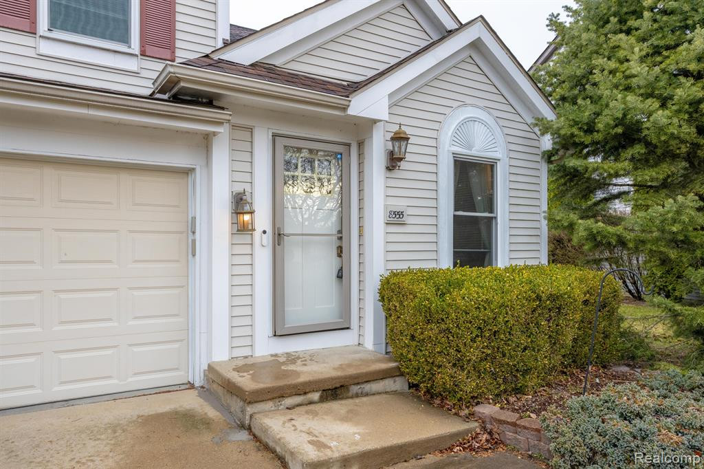 8555 BARRINGTON Drive, Ypsilanti, MI 48198 — Photo 3