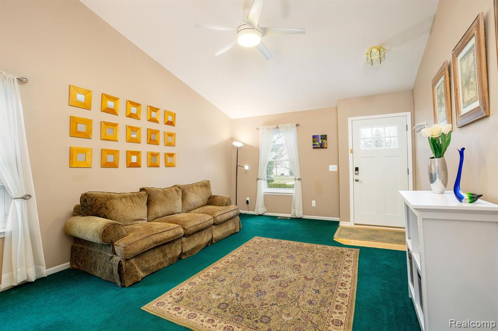 8555 BARRINGTON Drive, Ypsilanti, MI 48198 — Photo 5