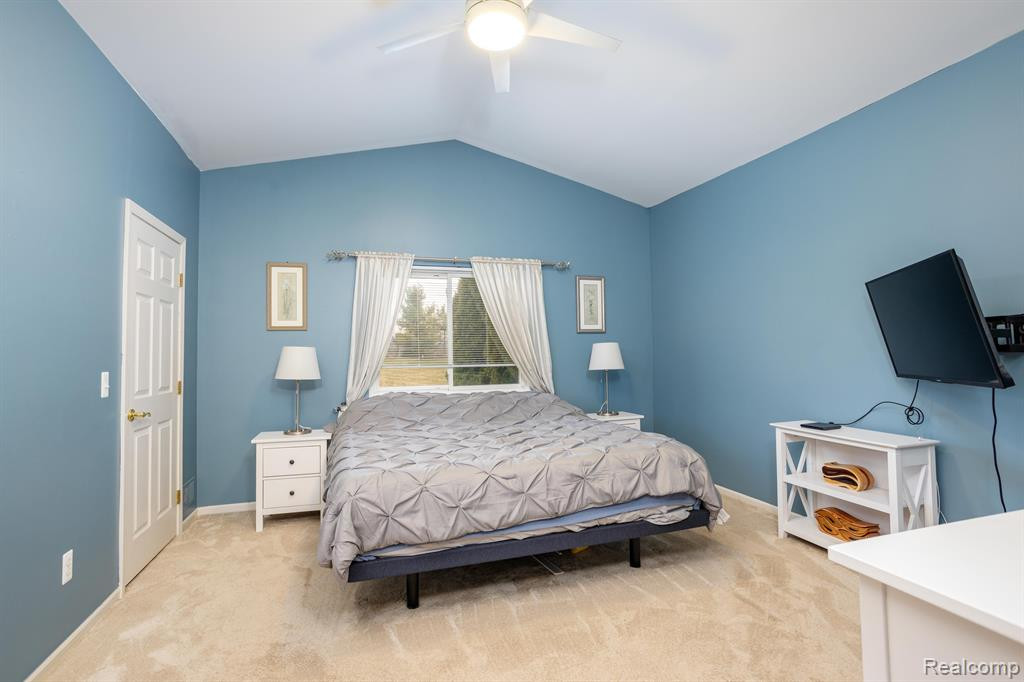 8555 BARRINGTON Drive, Ypsilanti, MI 48198 — Photo 18
