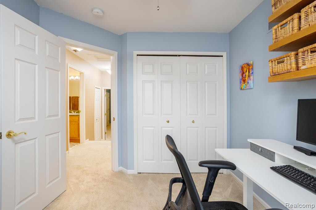 8555 BARRINGTON Drive, Ypsilanti, MI 48198 — Photo 23