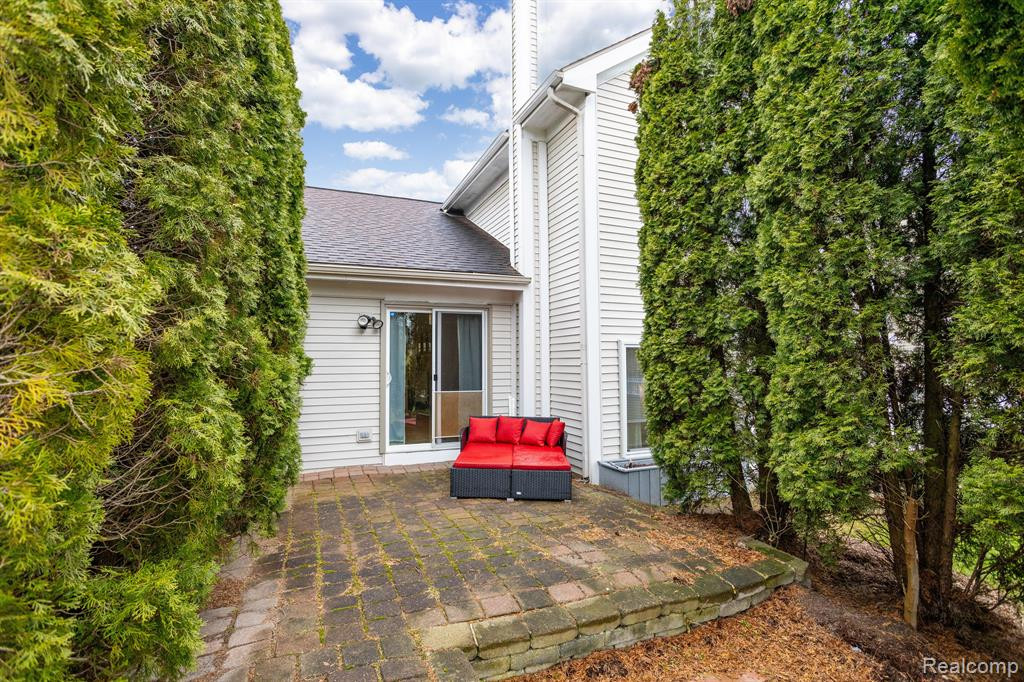 8555 BARRINGTON Drive, Ypsilanti, MI 48198 — Photo 29