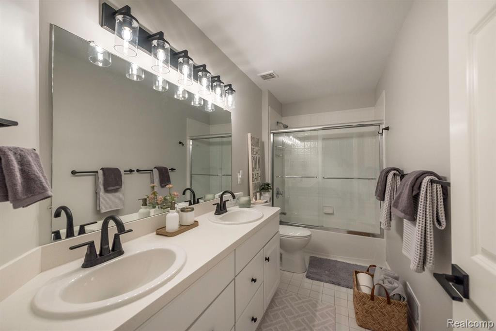 1363 WHISPERING MAPLES Court, Ann Arbor, MI 48108 — Photo 35