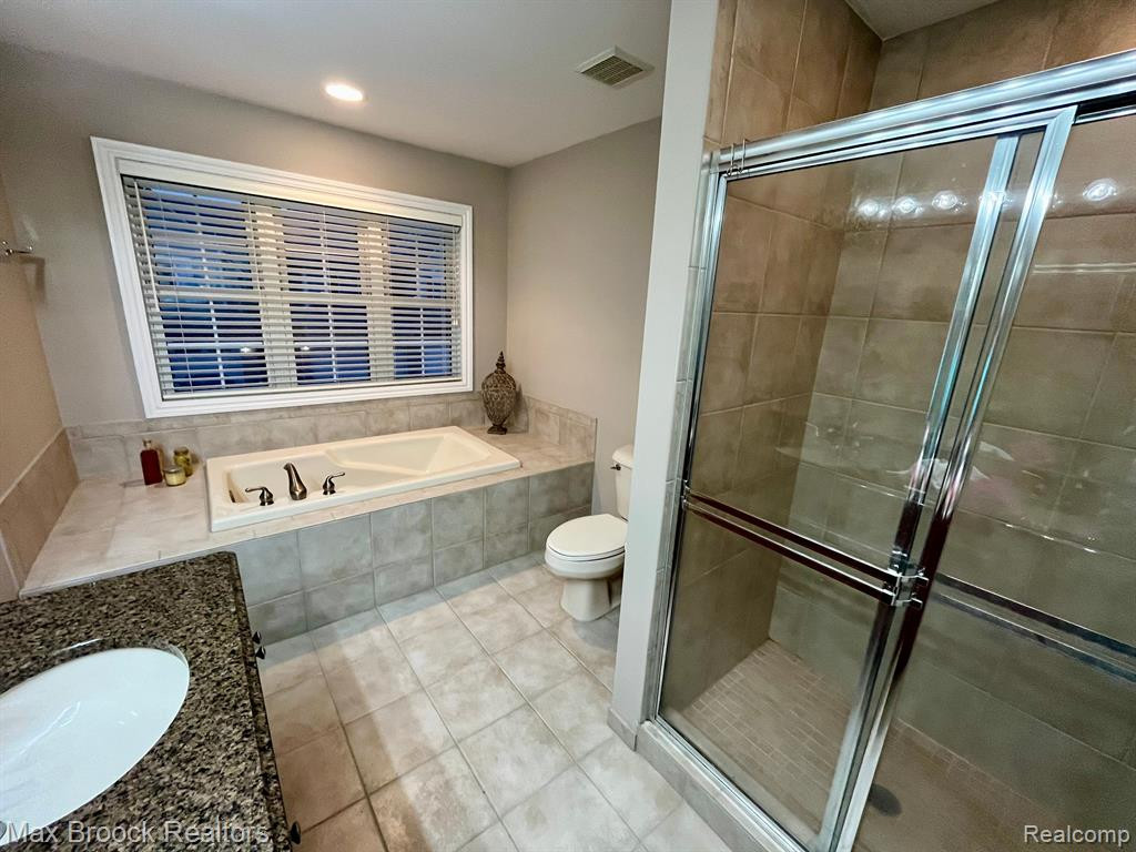 1607 PENINSULA Court, 147, Canton, MI 48187 — Photo 20