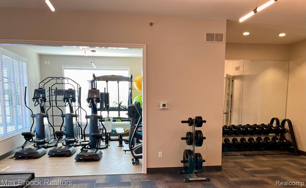 1607 PENINSULA Court, 147, Canton, MI 48187 — Photo 44