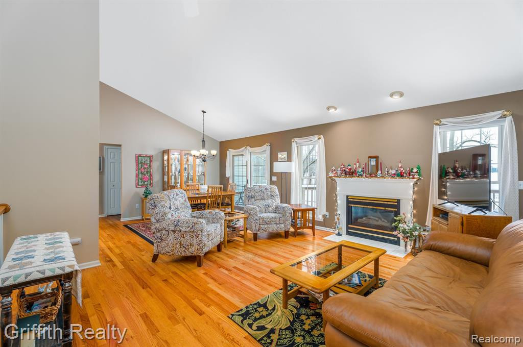 7405 CHARLES Court, Linden, MI 48451 — Photo 8