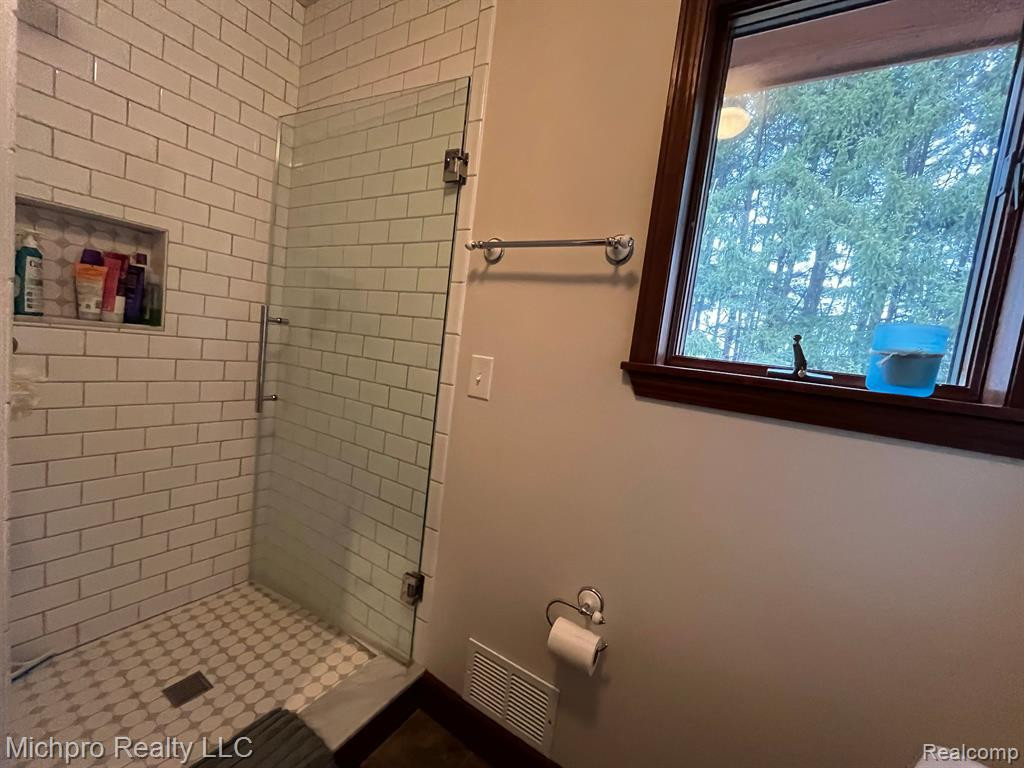 1185 SISSON Road, Imlay City, MI 48444 — Photo 18