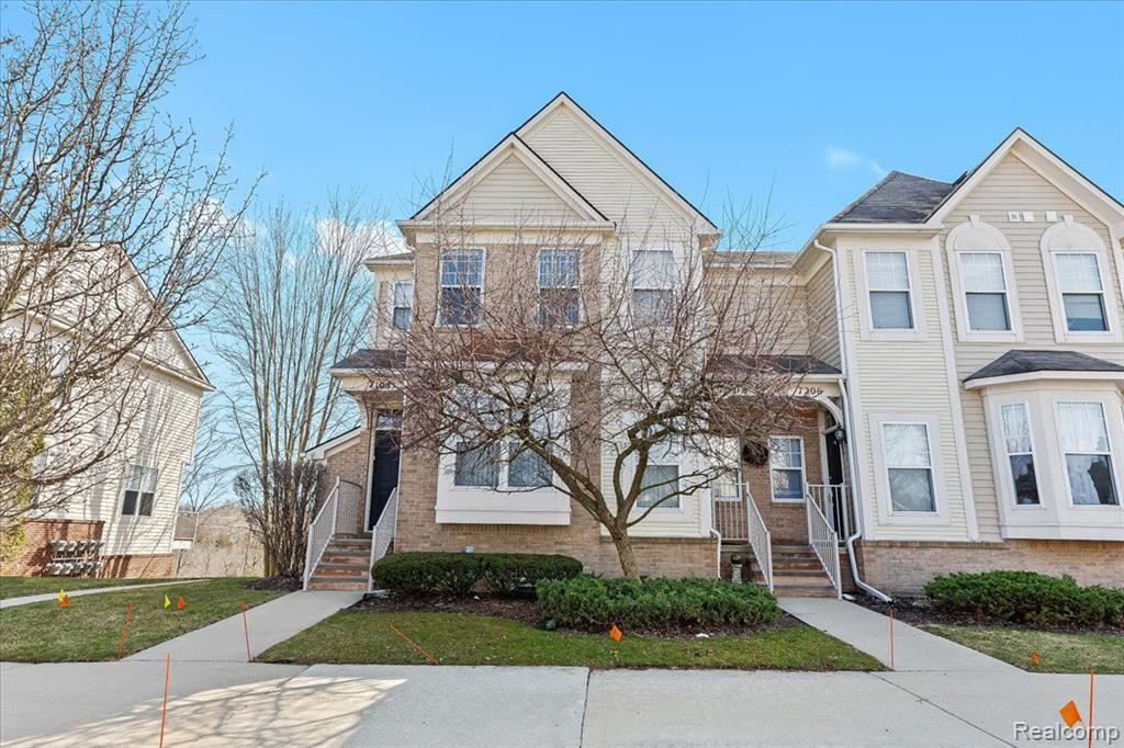 7208 HERON HILLS Drive, Walled Lake, MI 48390 — Photo 2